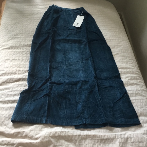 LL Bean corduroy skirt - Picture 2 of 5